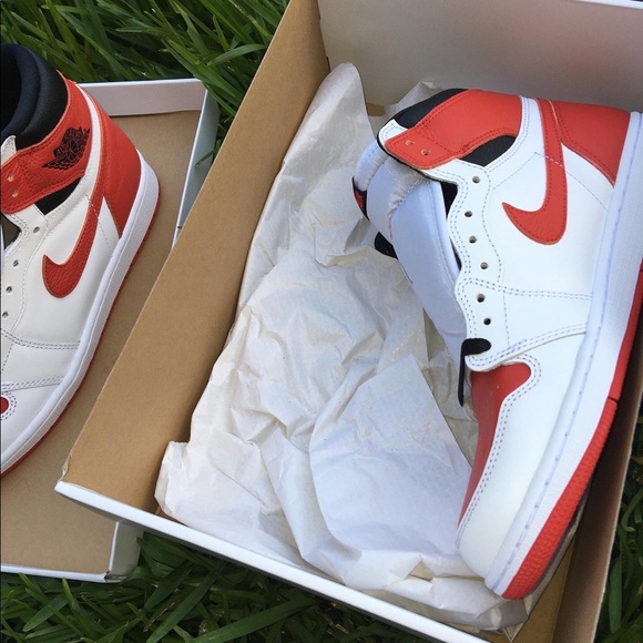 Jordan one high og heritage size 10 - Picture 3 of 6